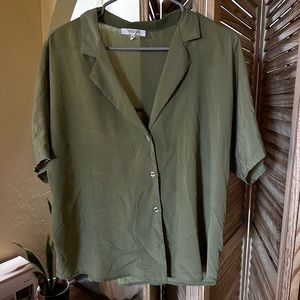 VICI X JILL button down green top. Short sleeves. Size M